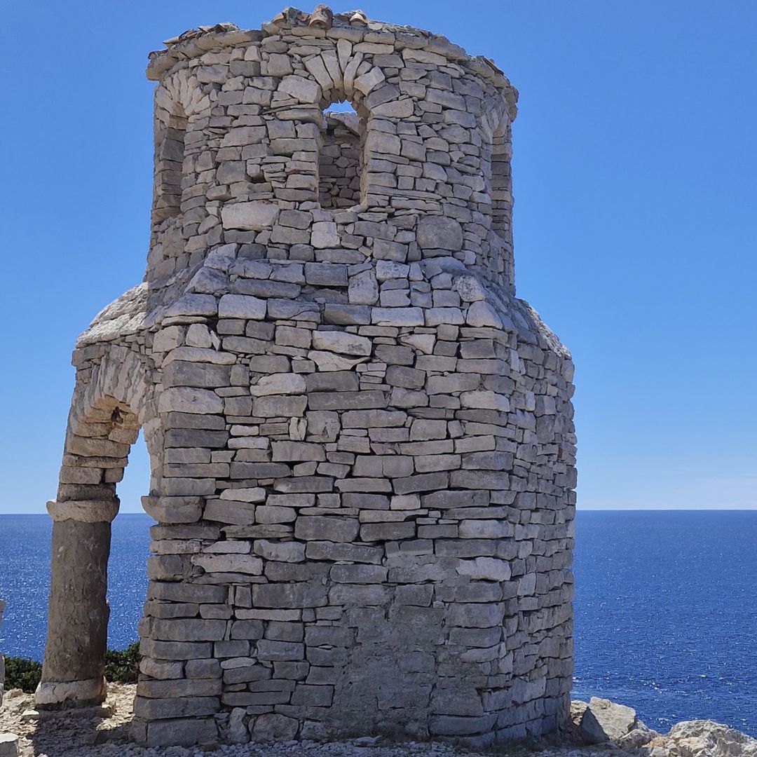 Île de Mana : un trésor caché de l’archipel de Zadar